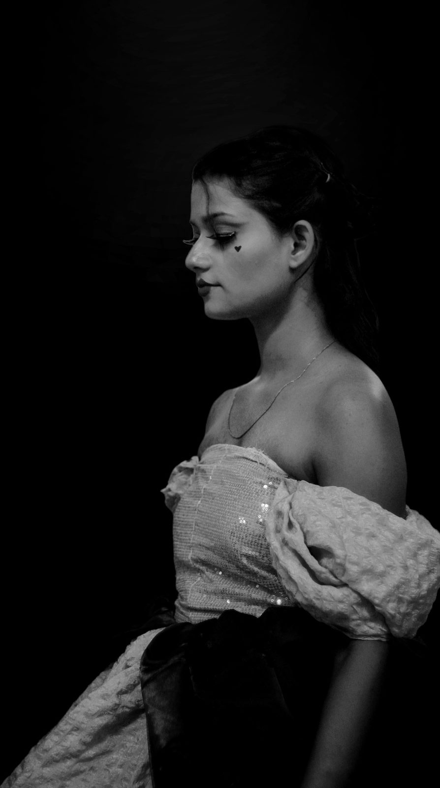Photograph 8 of 15 from “SET AND SUBJECT” — fashion / stage / portrait.