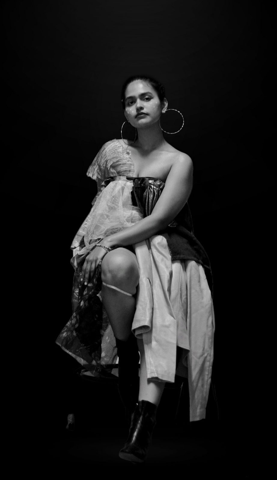 Photograph 12 of 15 from “SET AND SUBJECT” — fashion / stage / portrait.